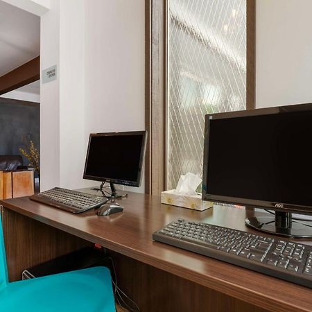 Stoke Hotel Surestay Collection By Best Western Revelstoke Extérieur photo
