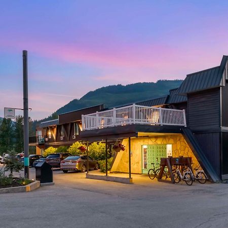 Stoke Hotel Surestay Collection By Best Western Revelstoke Extérieur photo