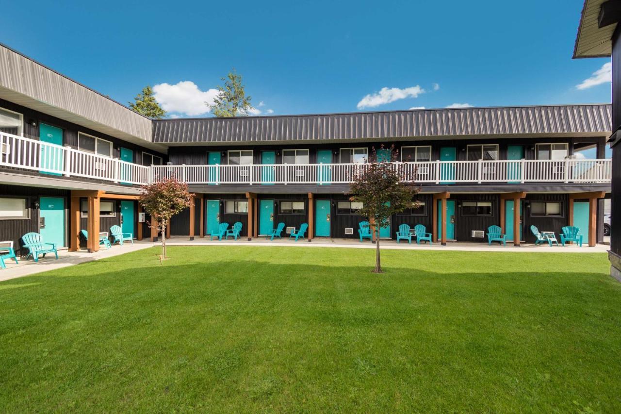 Stoke Hotel Surestay Collection By Best Western Revelstoke Extérieur photo