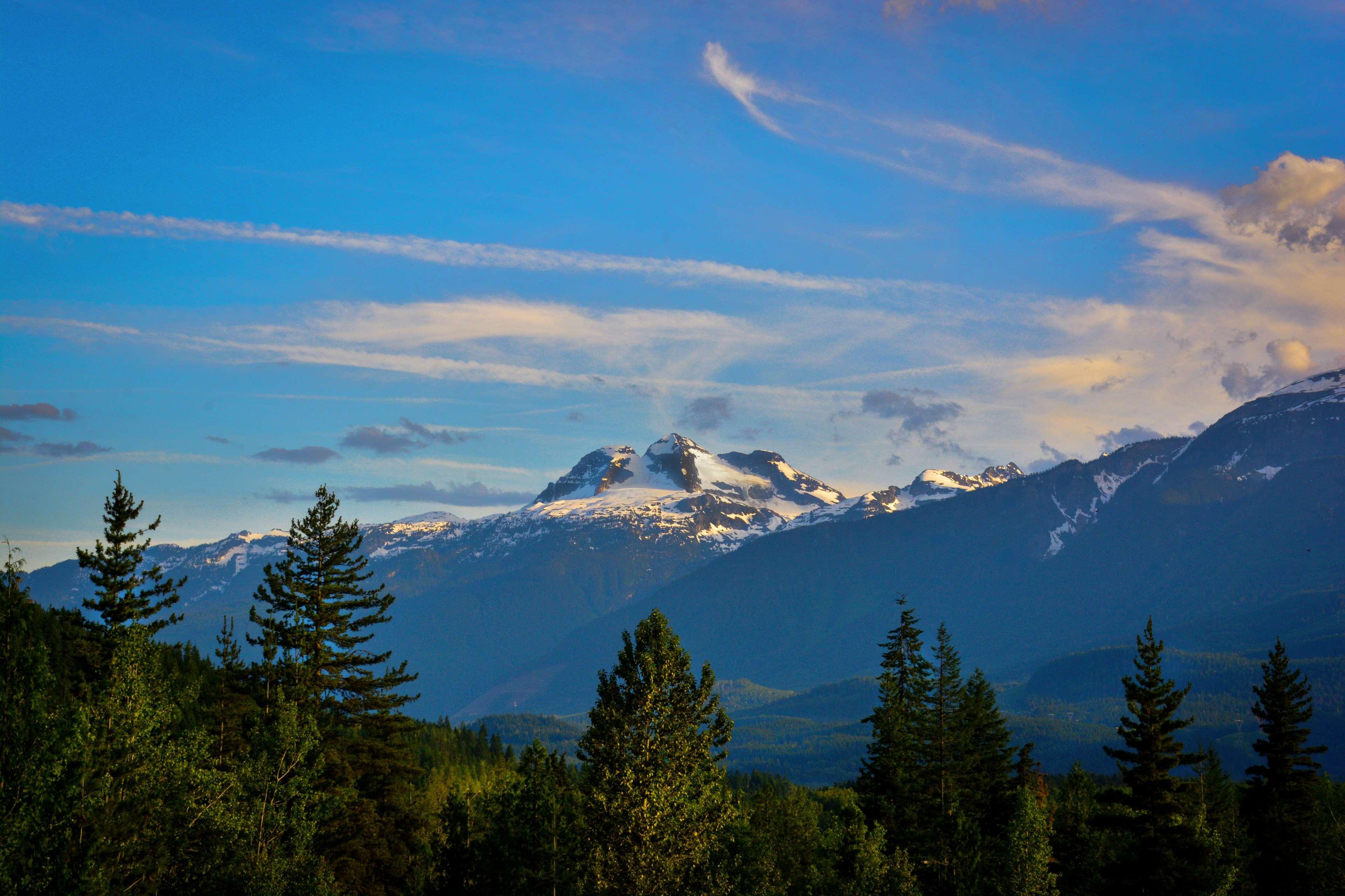 Stoke Hotel Surestay Collection By Best Western Revelstoke Extérieur photo