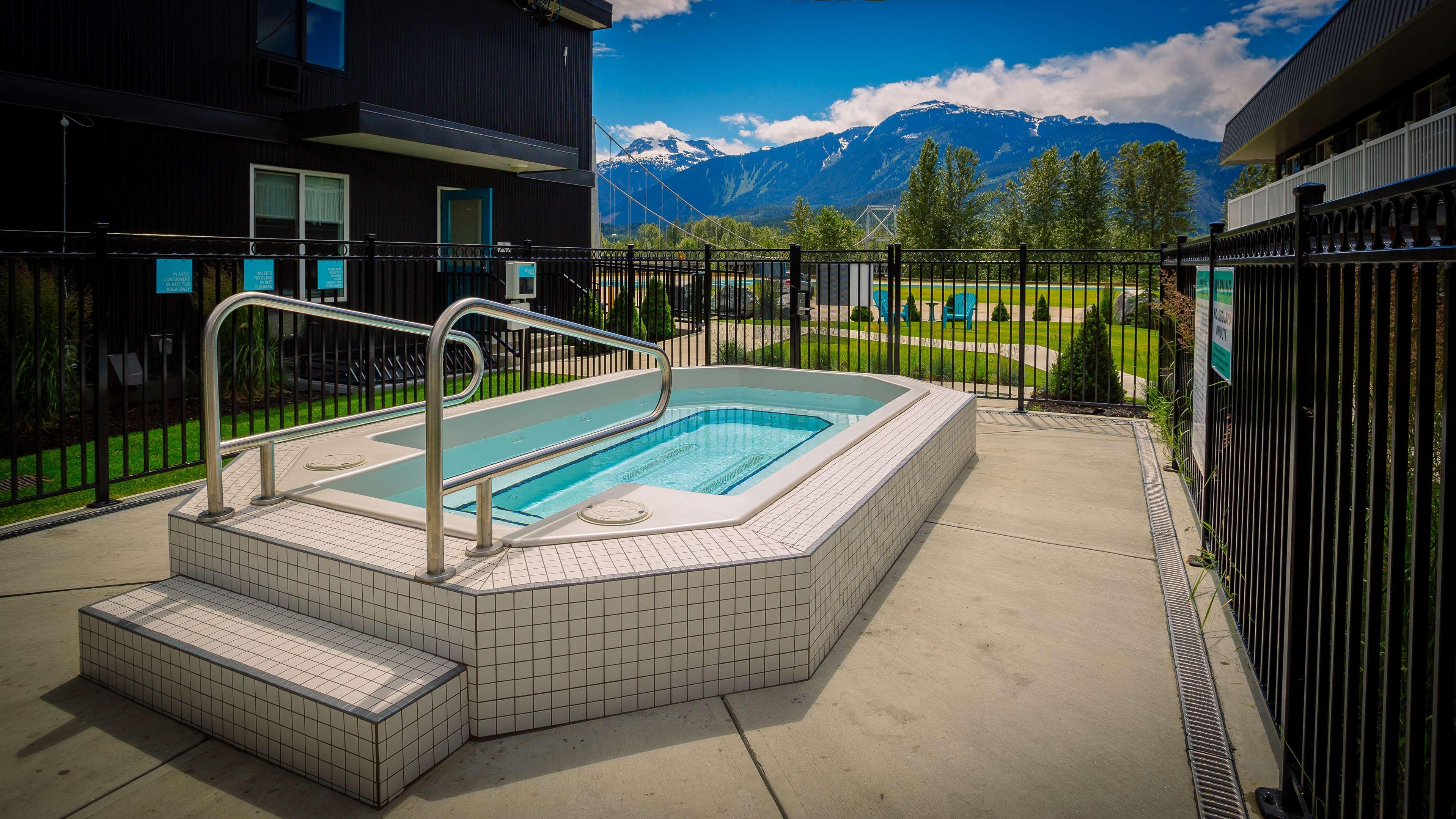 Stoke Hotel Surestay Collection By Best Western Revelstoke Extérieur photo