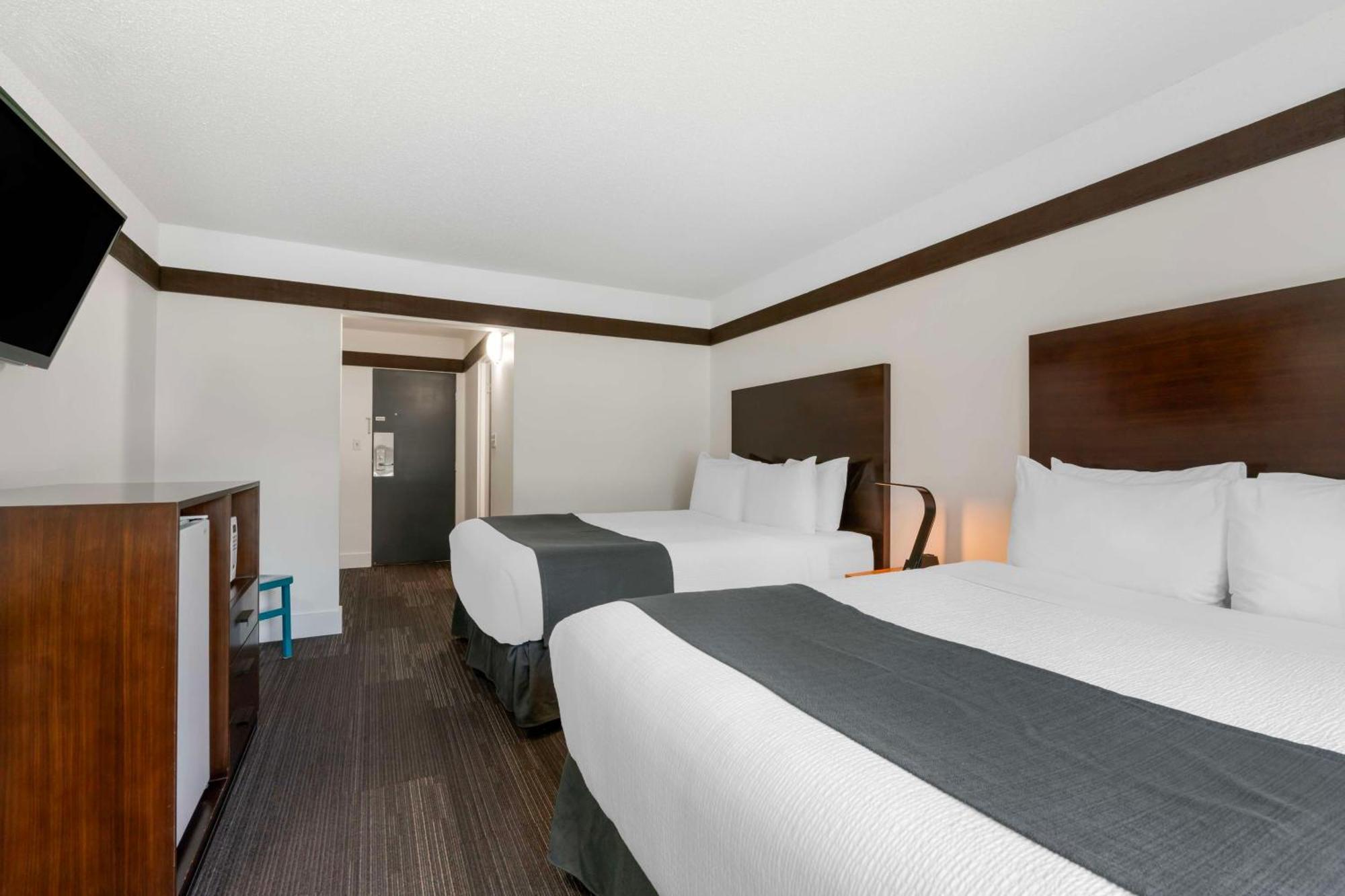 Stoke Hotel Surestay Collection By Best Western Revelstoke Extérieur photo
