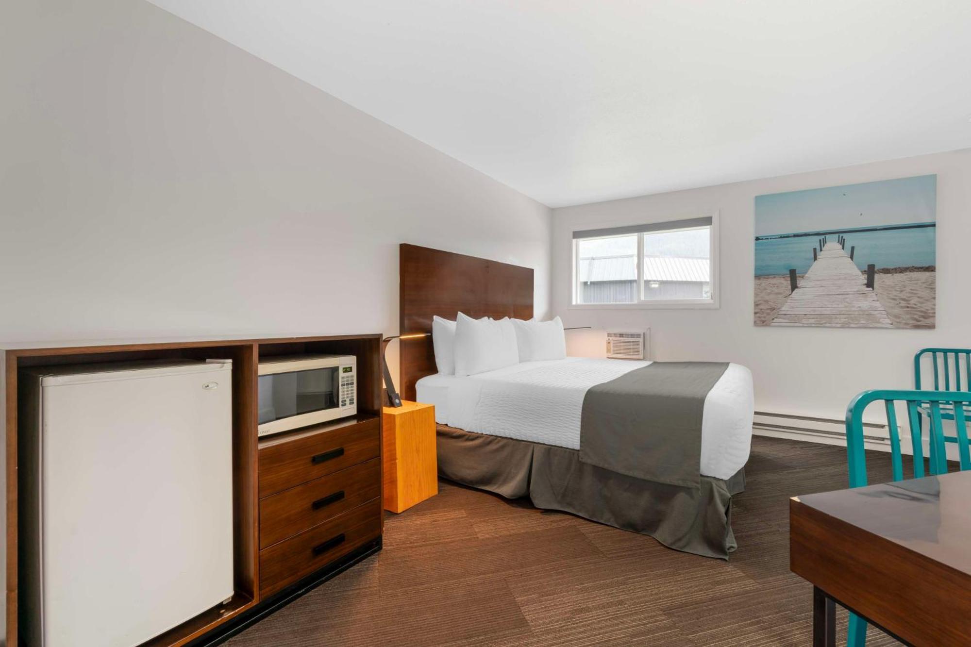 Stoke Hotel Surestay Collection By Best Western Revelstoke Extérieur photo