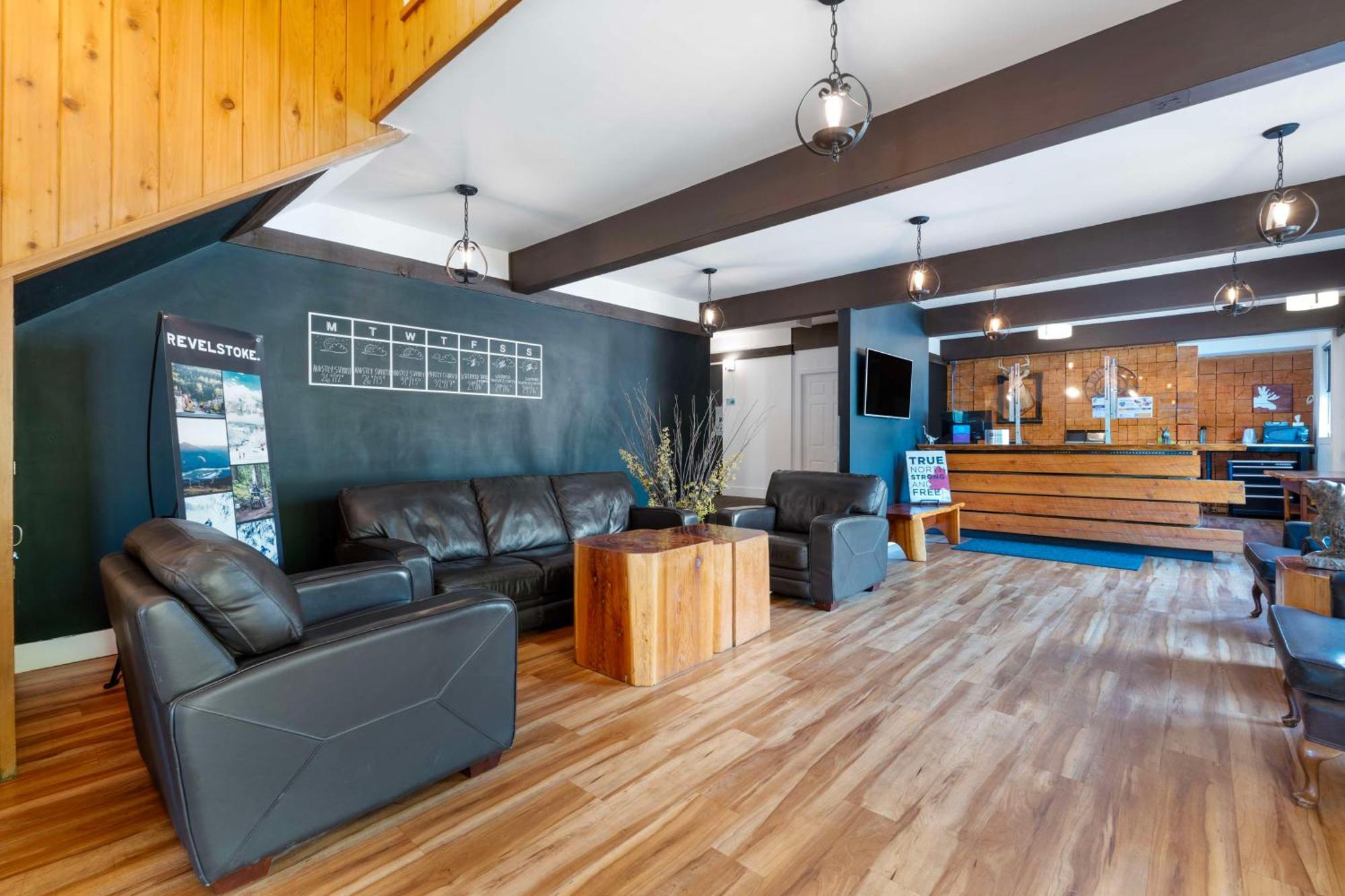 Stoke Hotel Surestay Collection By Best Western Revelstoke Extérieur photo