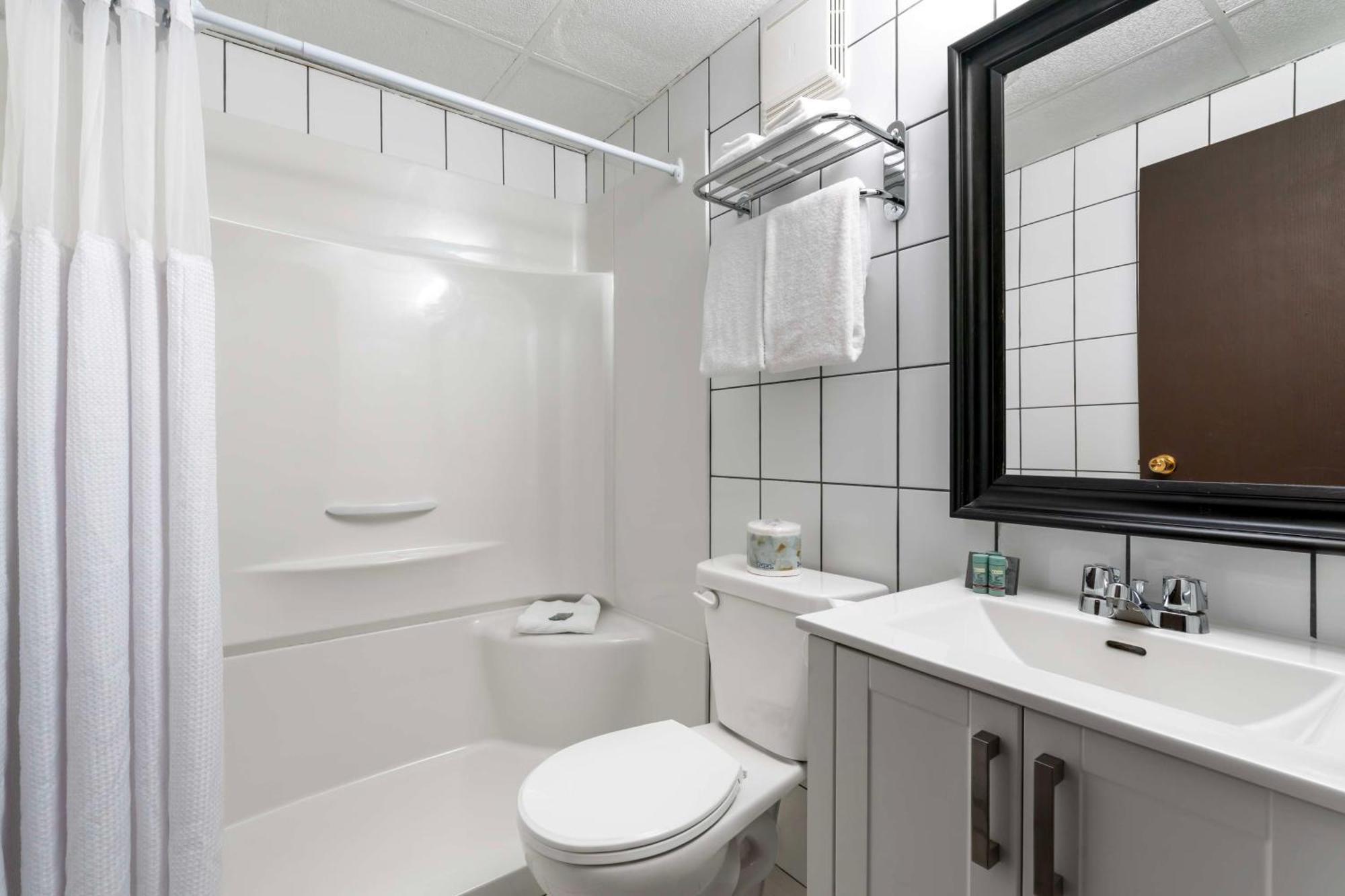 Stoke Hotel Surestay Collection By Best Western Revelstoke Extérieur photo