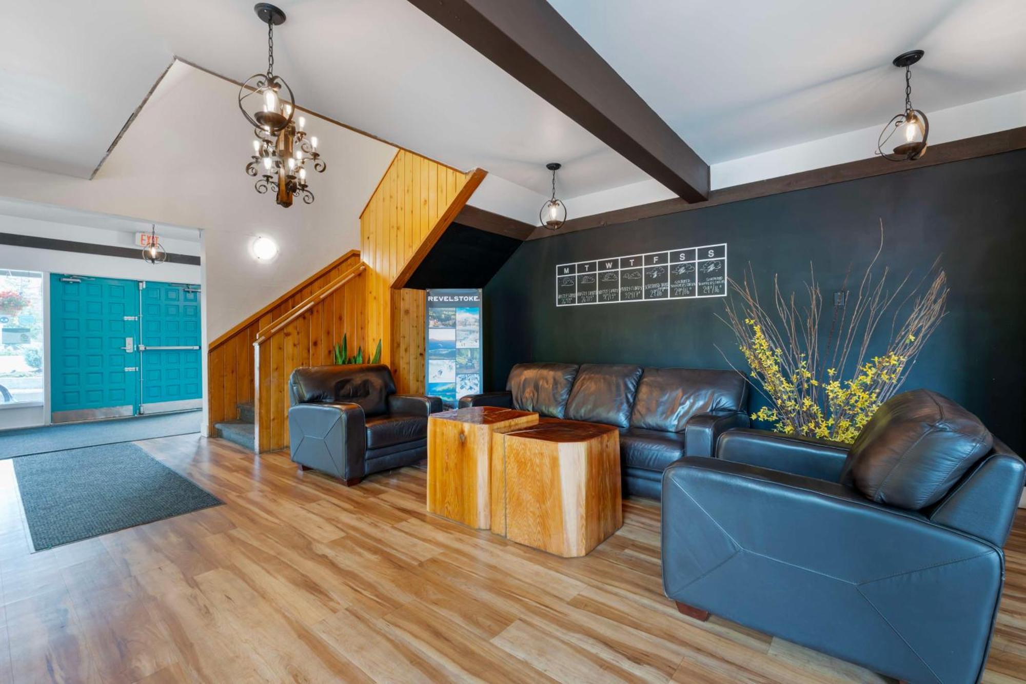 Stoke Hotel Surestay Collection By Best Western Revelstoke Extérieur photo