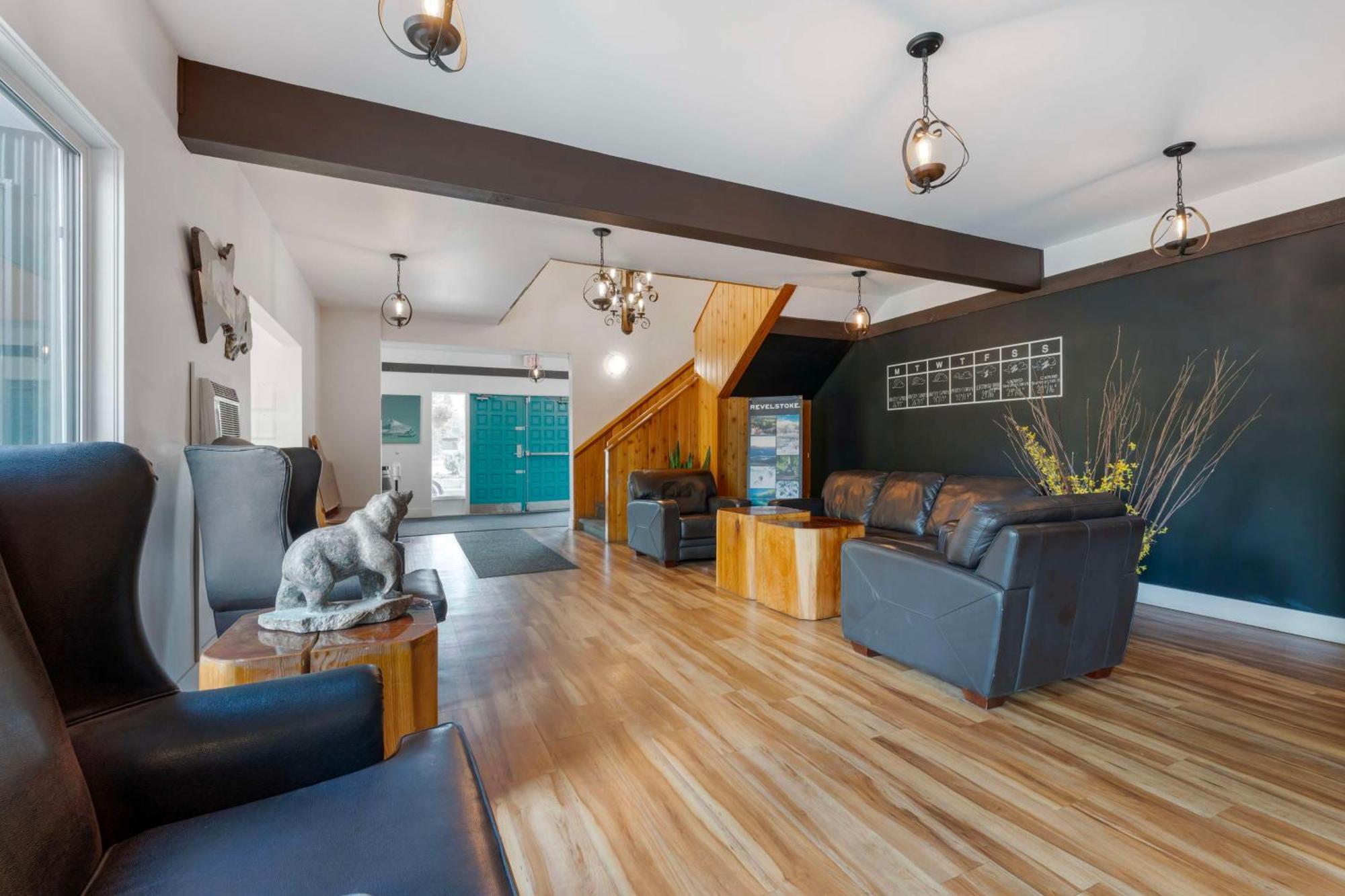 Stoke Hotel Surestay Collection By Best Western Revelstoke Extérieur photo