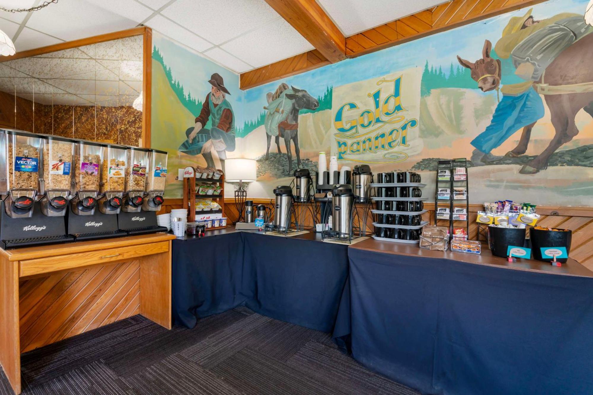 Stoke Hotel Surestay Collection By Best Western Revelstoke Extérieur photo