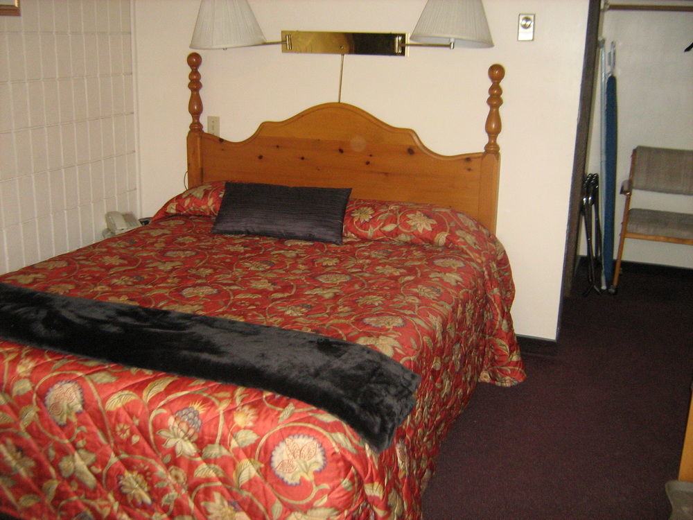Stoke Hotel Surestay Collection By Best Western Revelstoke Extérieur photo