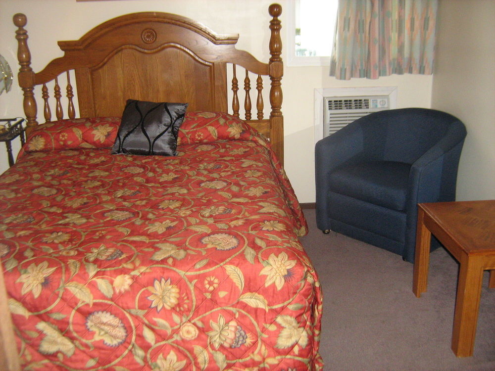 Stoke Hotel Surestay Collection By Best Western Revelstoke Extérieur photo